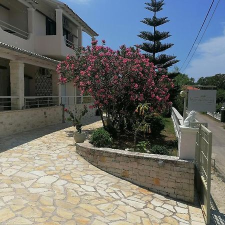 Makis Apartments 아릴라스 외부 사진