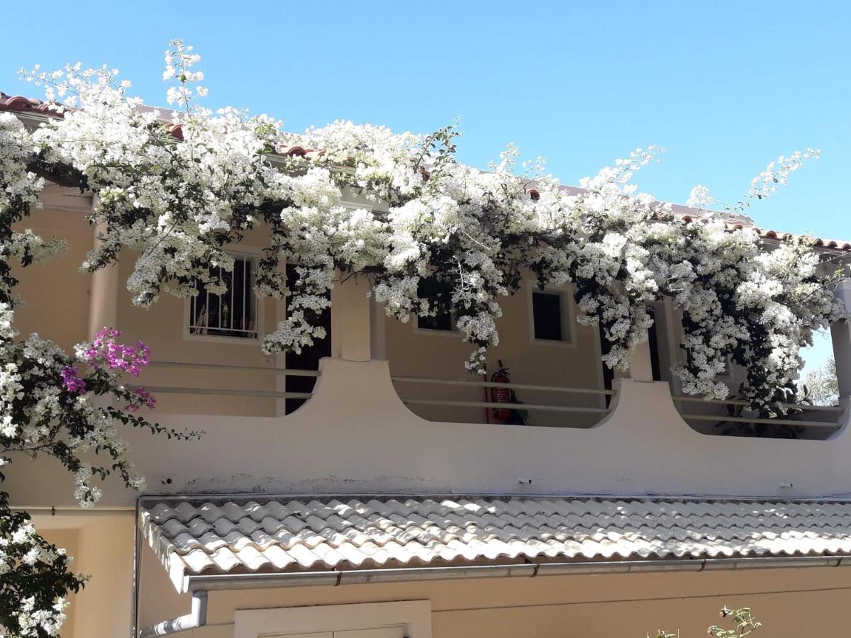 Makis Apartments 아릴라스 외부 사진